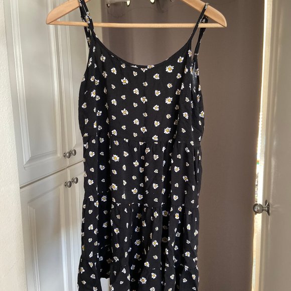 Forever 21 Dresses & Skirts - Cross-Back Strappy Black Floral Summer Dress